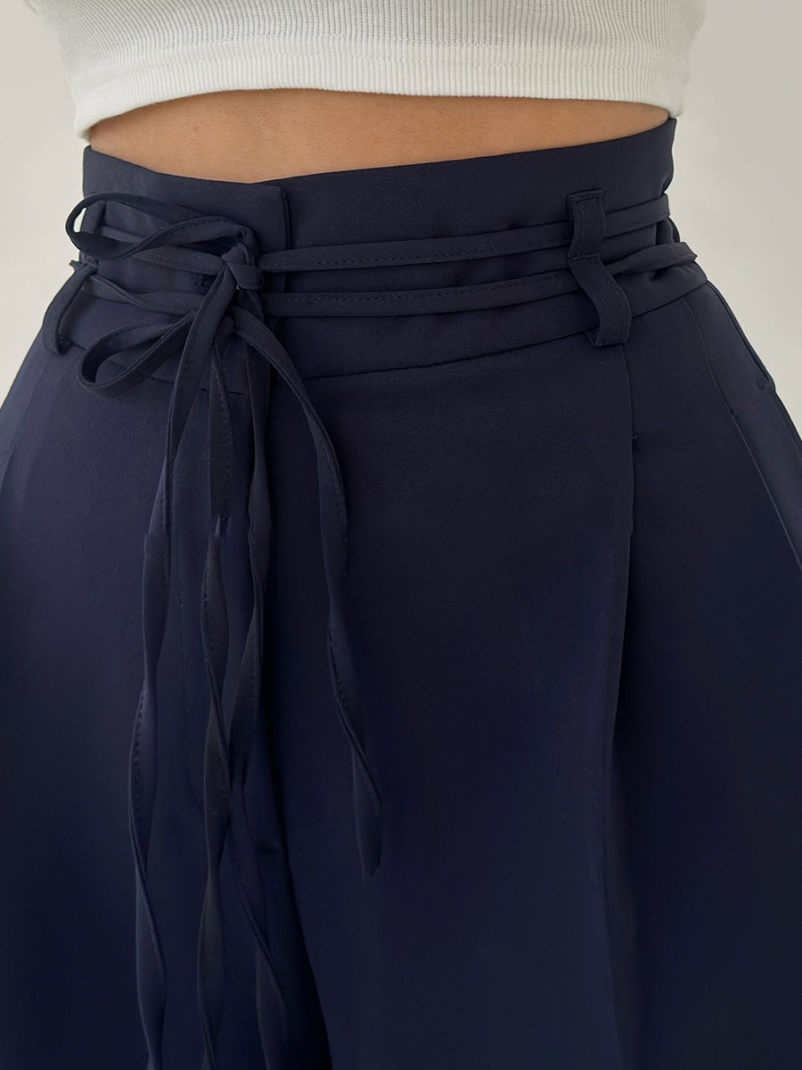 Pantalón Livia – Cintura Alta y Corte Amplio Elegante