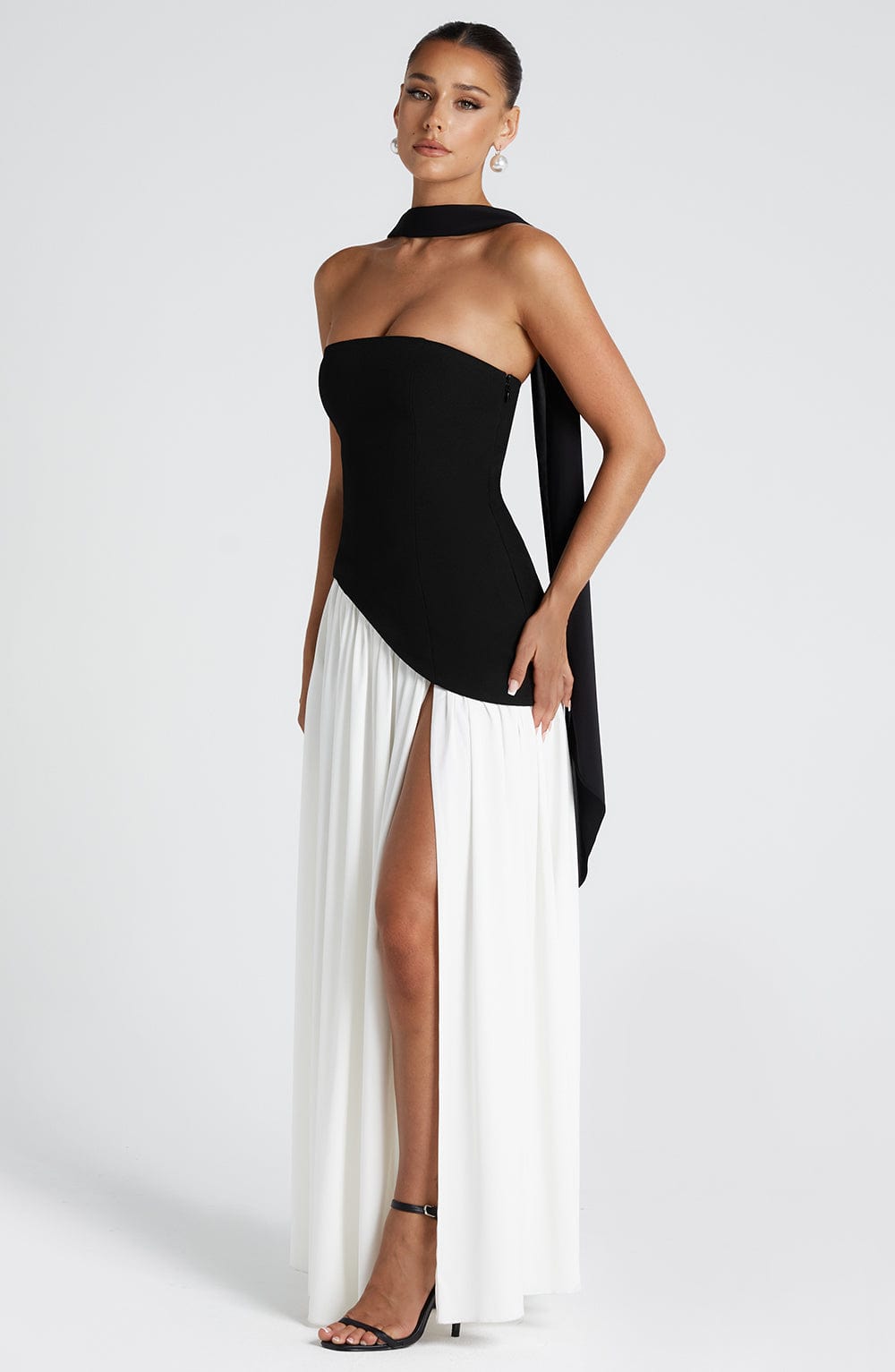 Alessia · Vestido Maxi Escote Strapless con Abertura