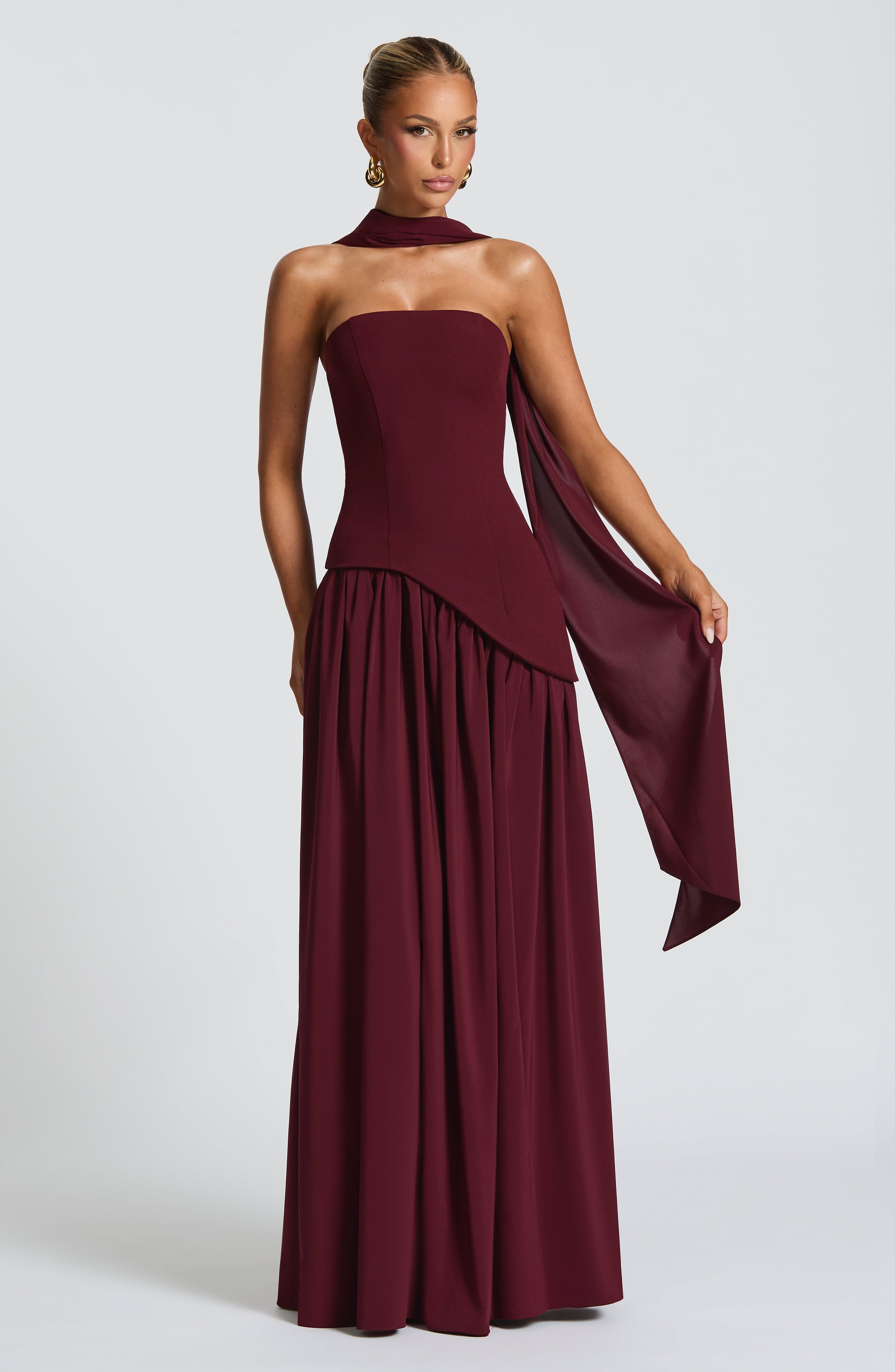 Alessia · Vestido Maxi Escote Strapless con Abertura