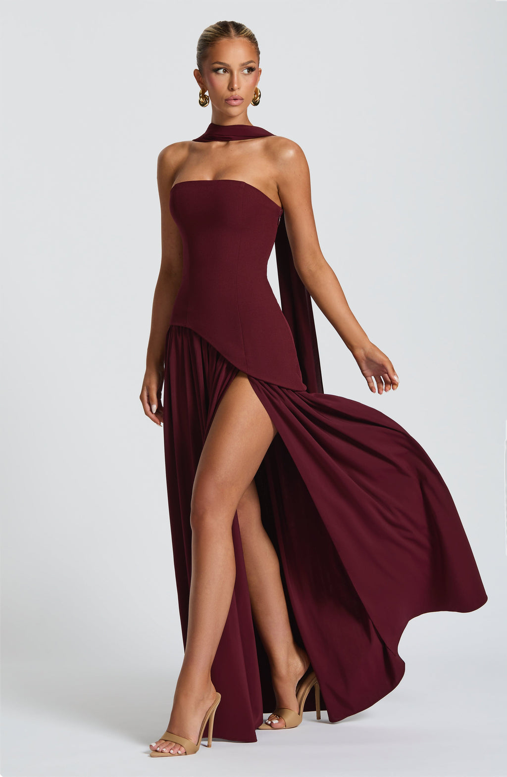 Alessia · Vestido Maxi Escote Strapless con Abertura