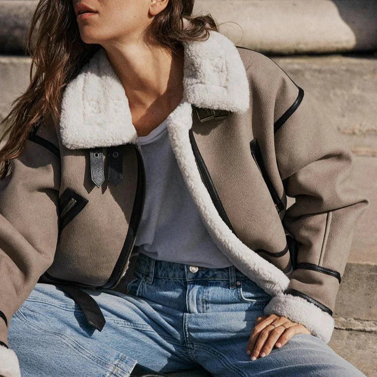 ELENA™ | Chaqueta caqui imprescindible