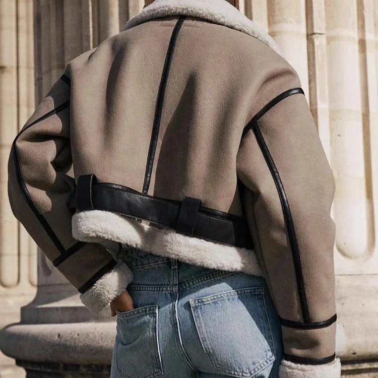 ELENA™ | Chaqueta caqui imprescindible